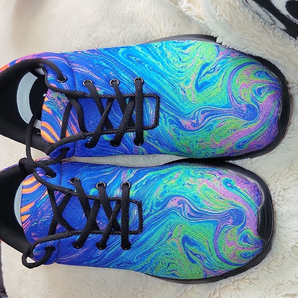 Yes We Vibe women's size 10M sneakers